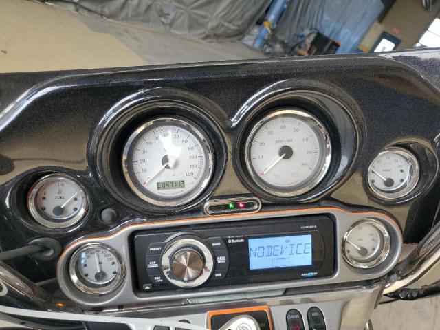 2010 HARLEY-DAVIDSON FLHX #3276380670