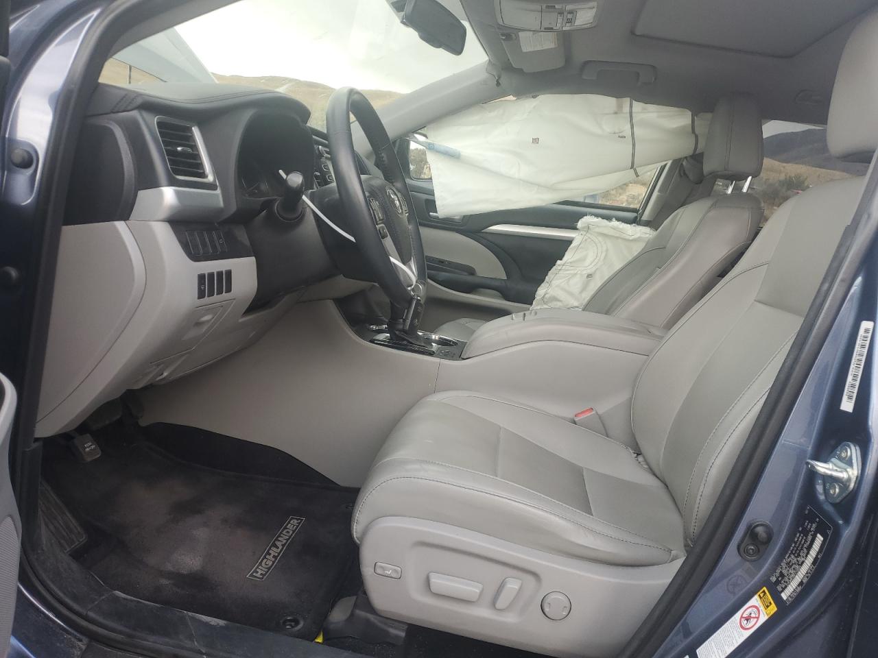 TOYOTA HIGHLANDER XLE