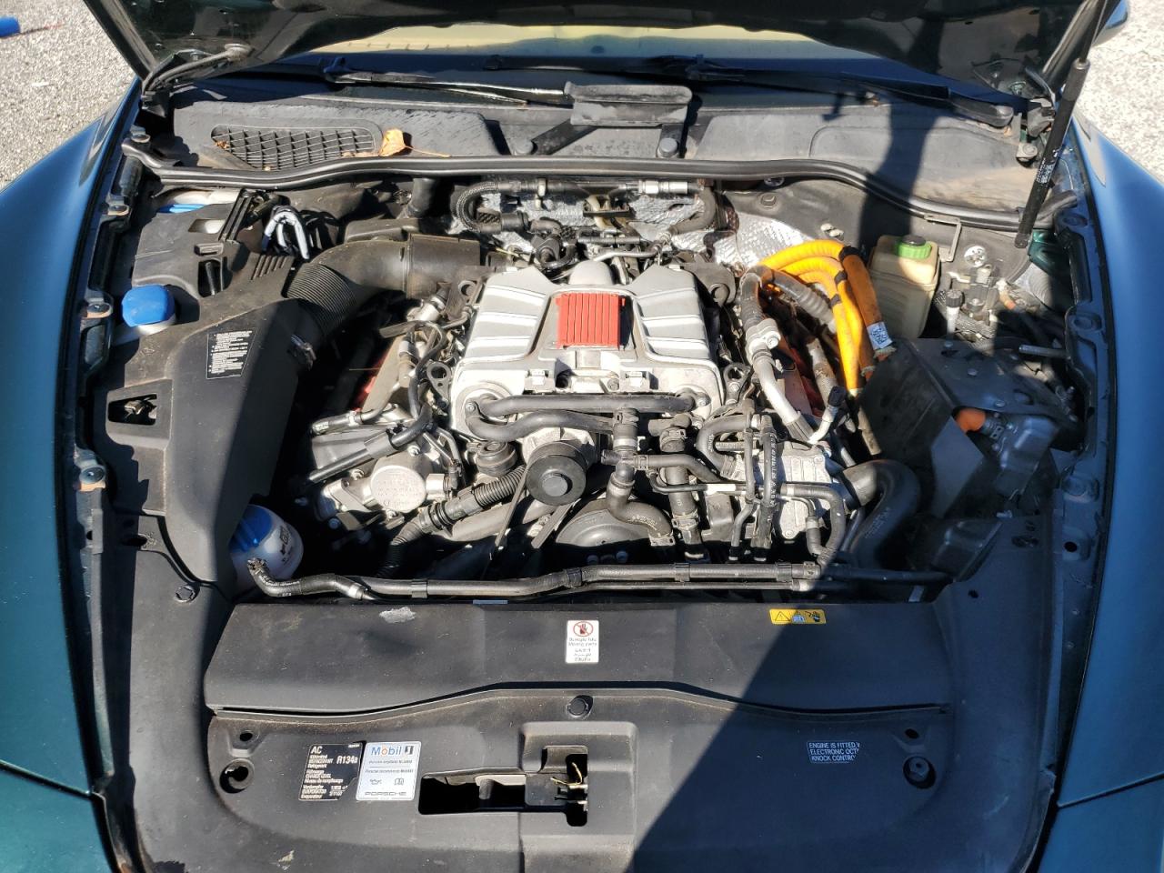 PORSCHE CAYENNE S HYBRID