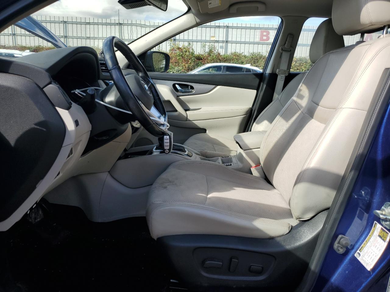 NISSAN ROGUE SPORT S