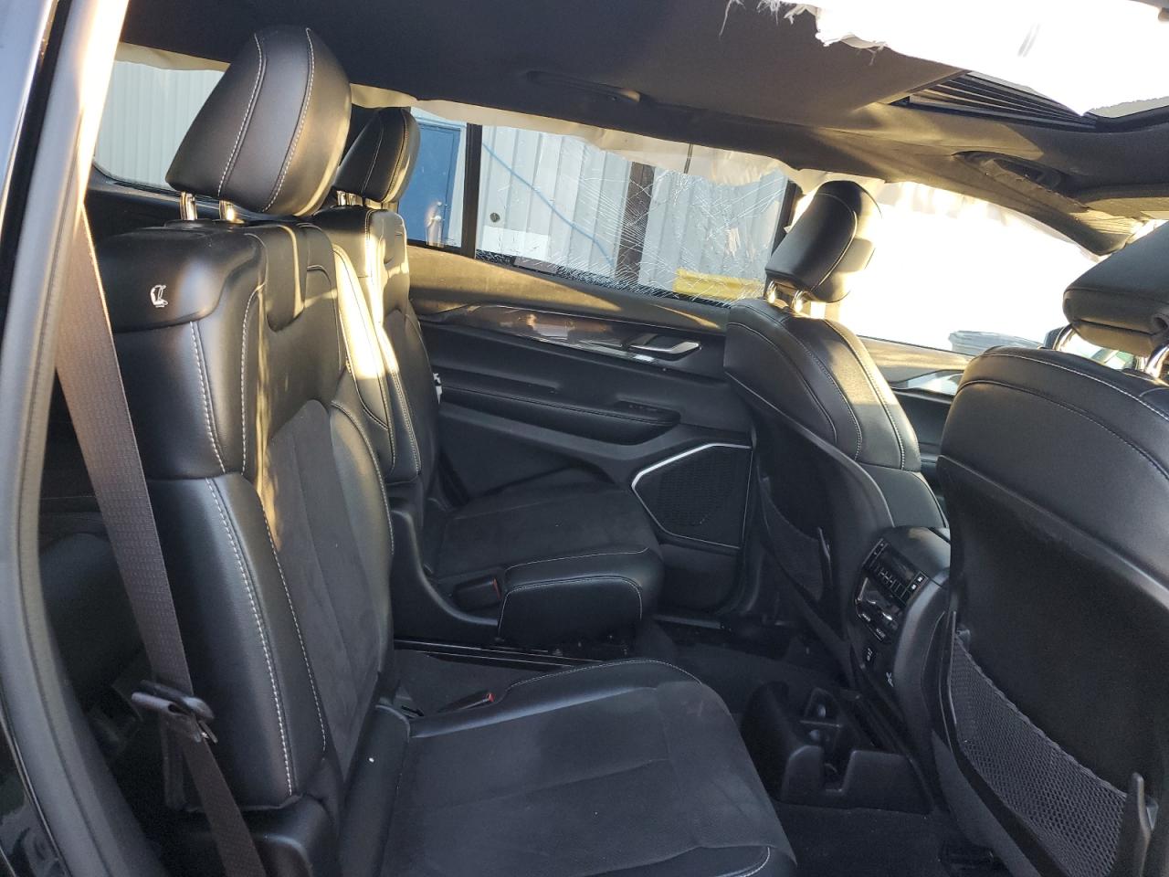 JEEP GRAND CHEROKEE L LAREDO