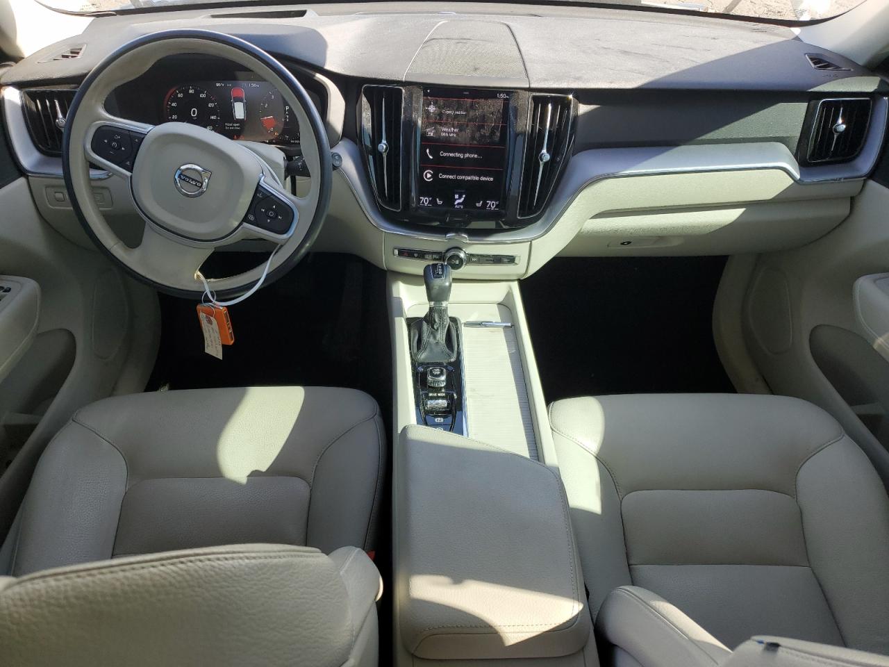 VOLVO XC60 T5 MOMENTUM