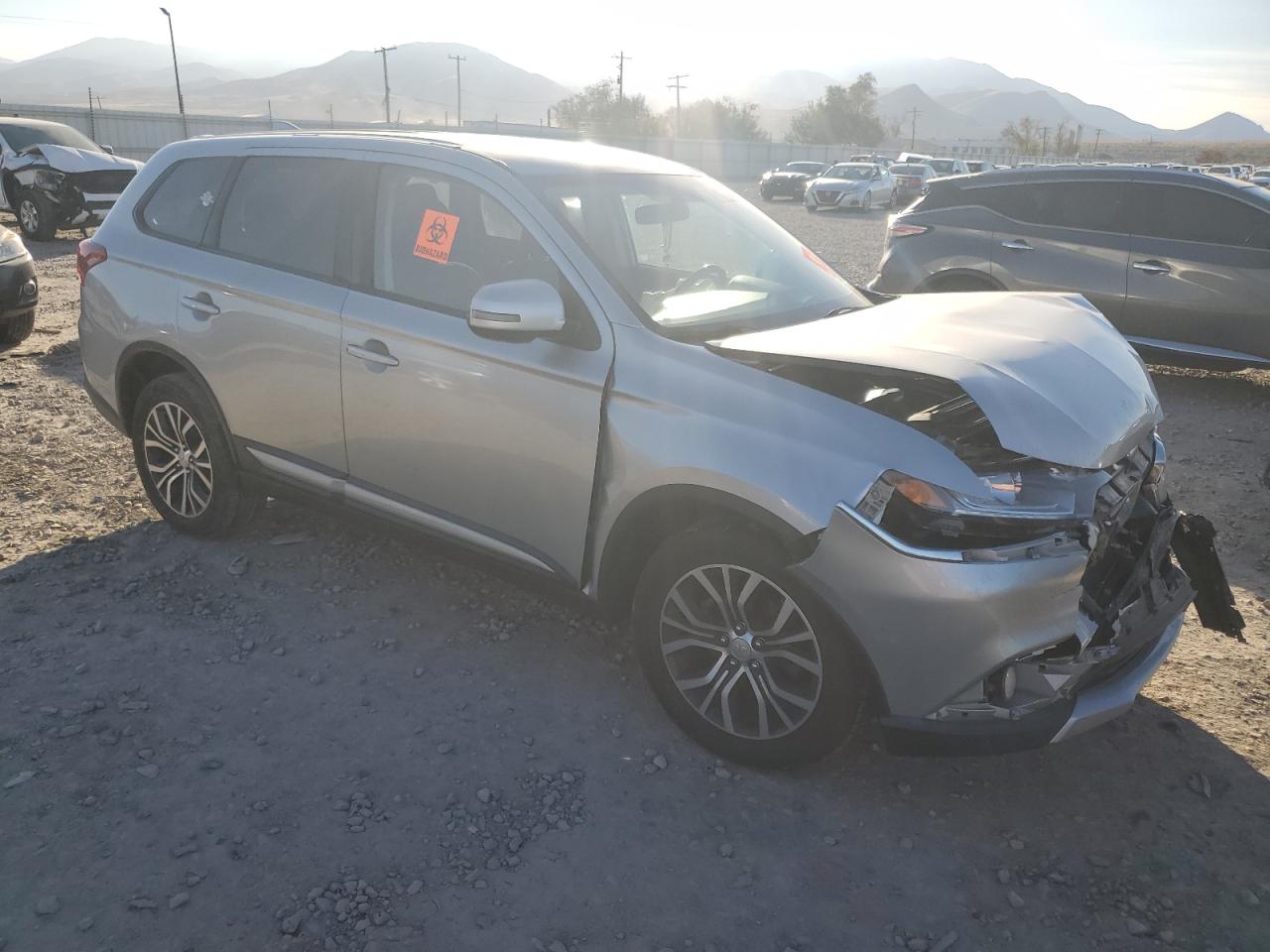 MITSUBISHI OUTLANDER SE