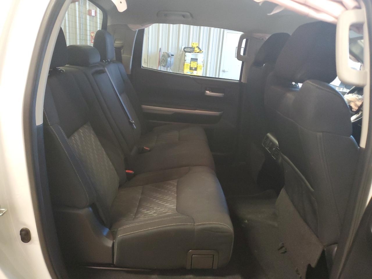 TOYOTA TUNDRA CREWMAX SR5