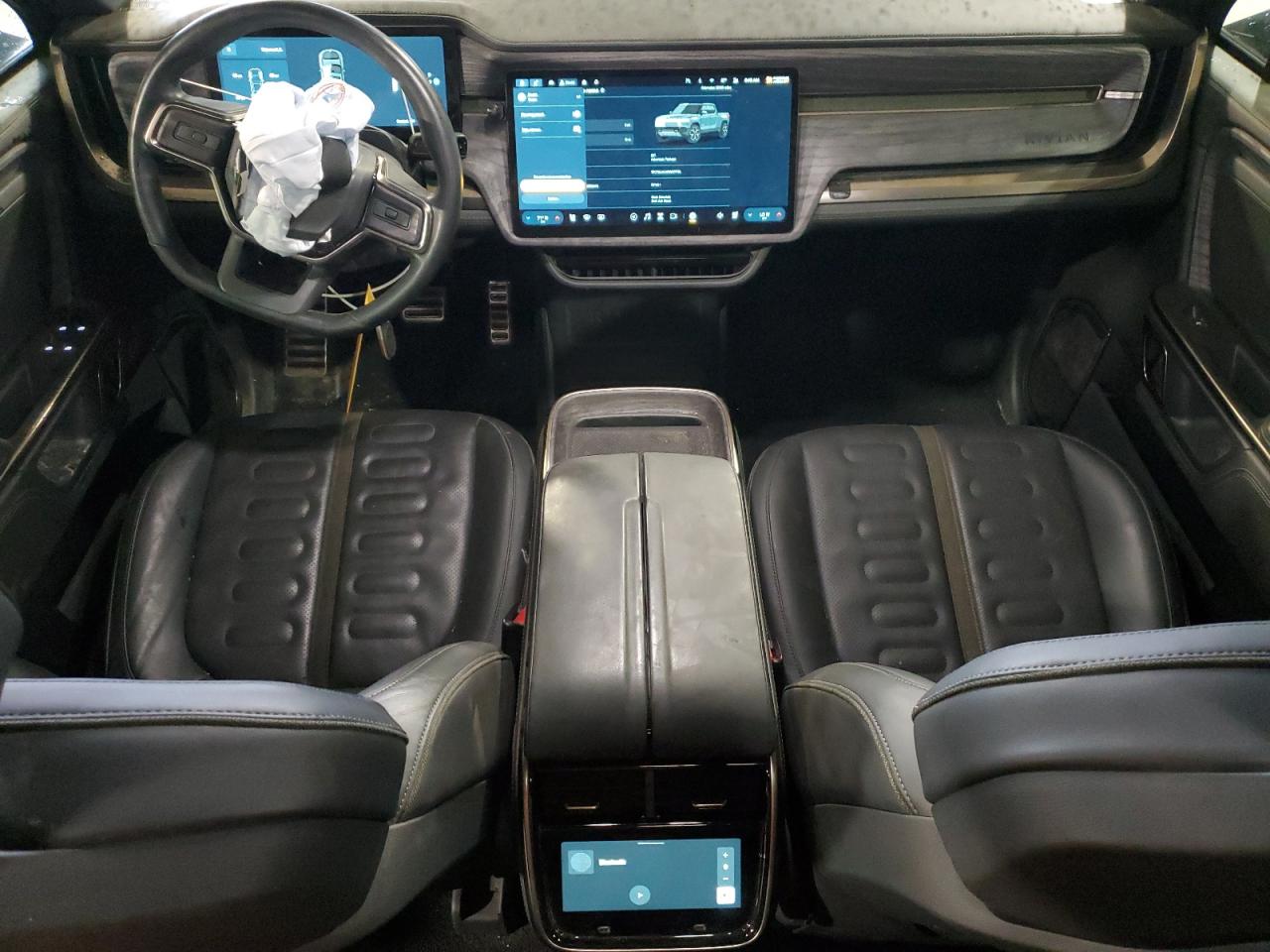 RIVIAN R1T ADVENTURE