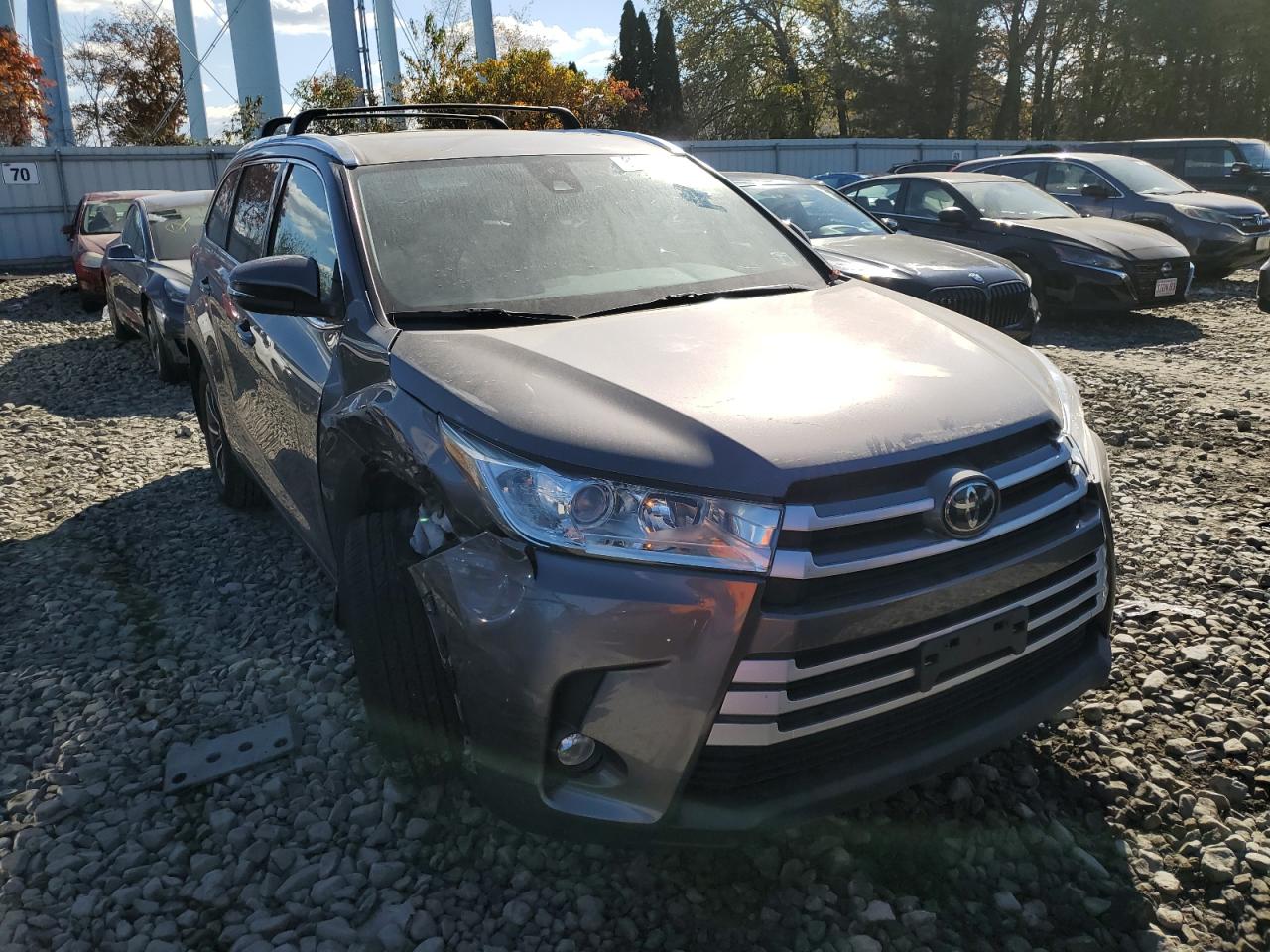 Lot #3310396957 2019 TOYOTA HIGHLANDER