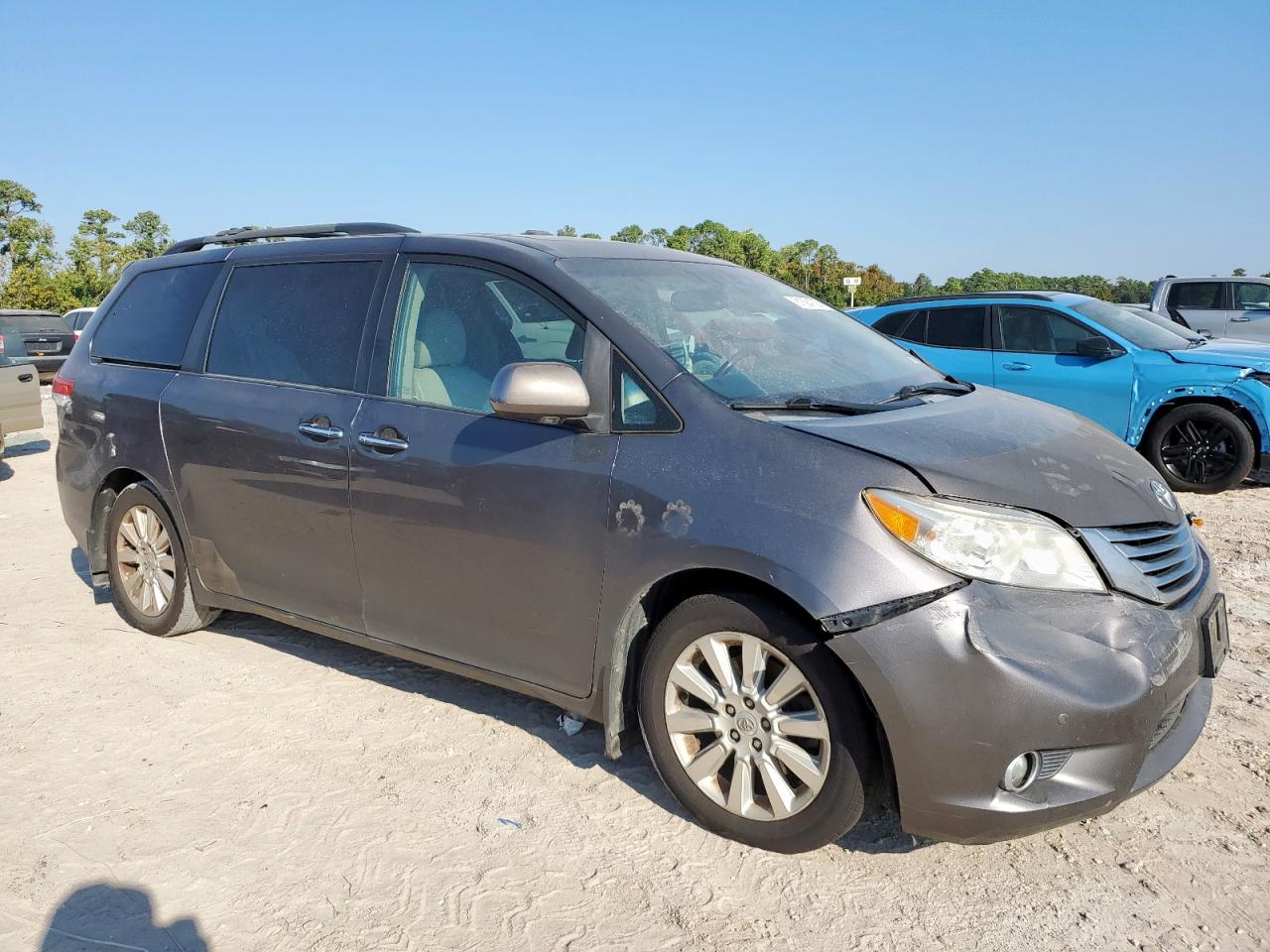 TOYOTA SIENNA XLE