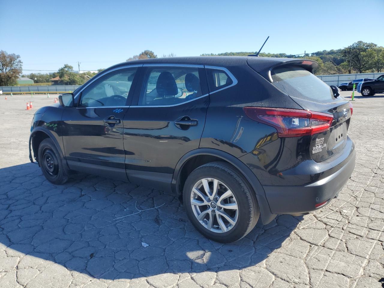 NISSAN ROGUE SPORT S