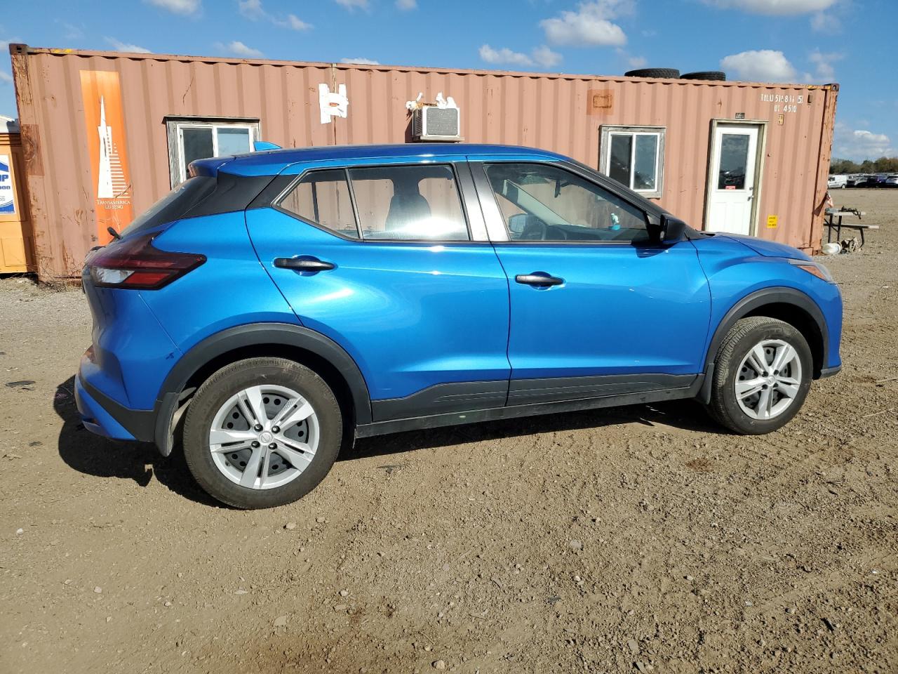 NISSAN KICKS S