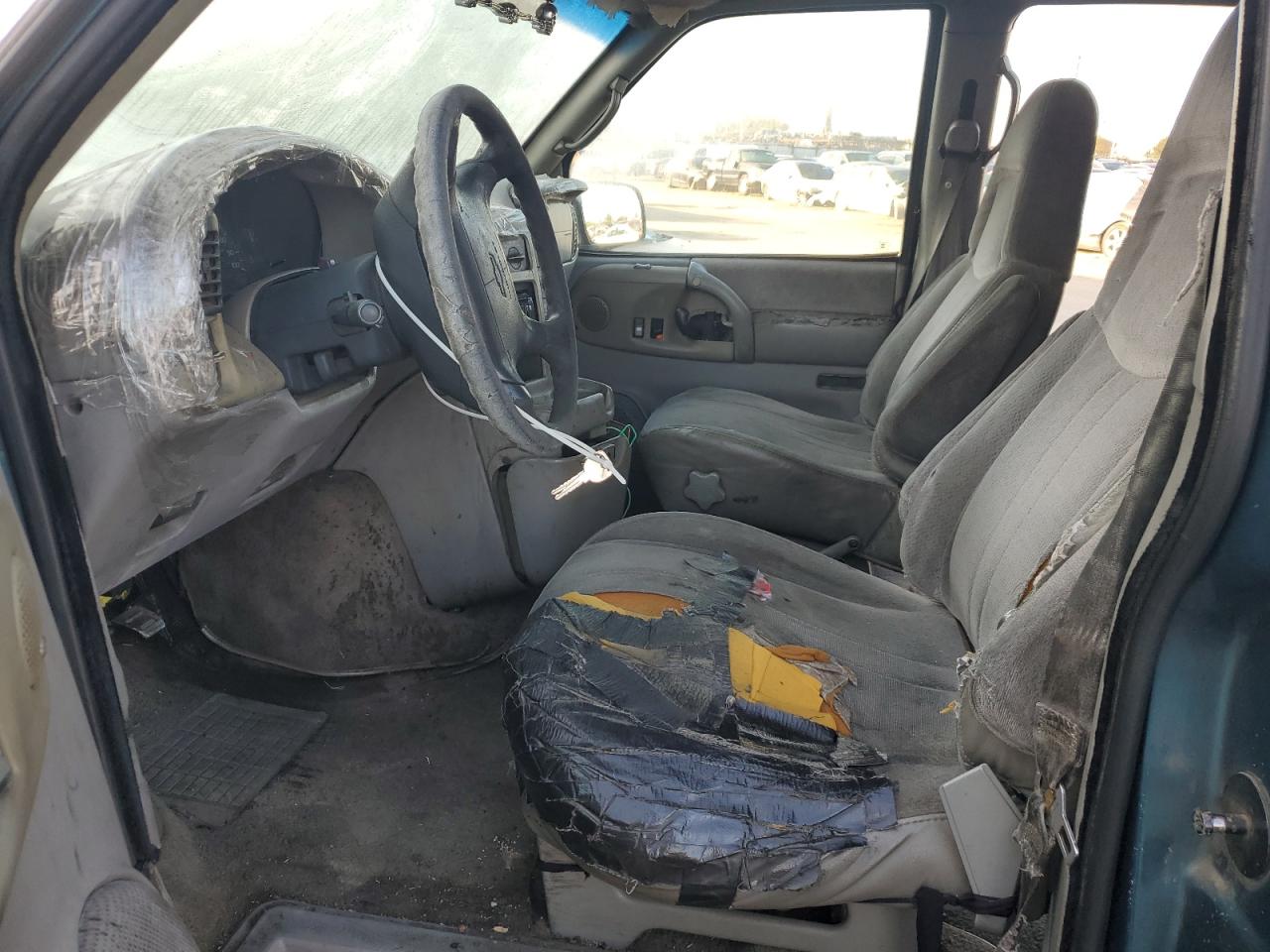 Lot #3309334965 1997 CHEVROLET ASTRO