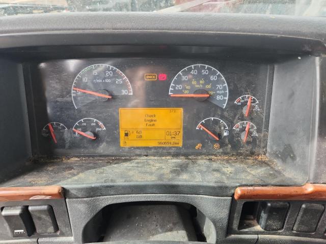 2010 VOLVO VN #3278978043