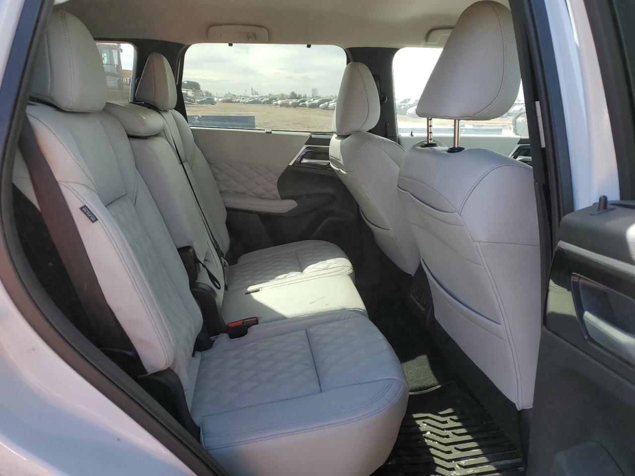 MITSUBISHI OUTLANDER SEL