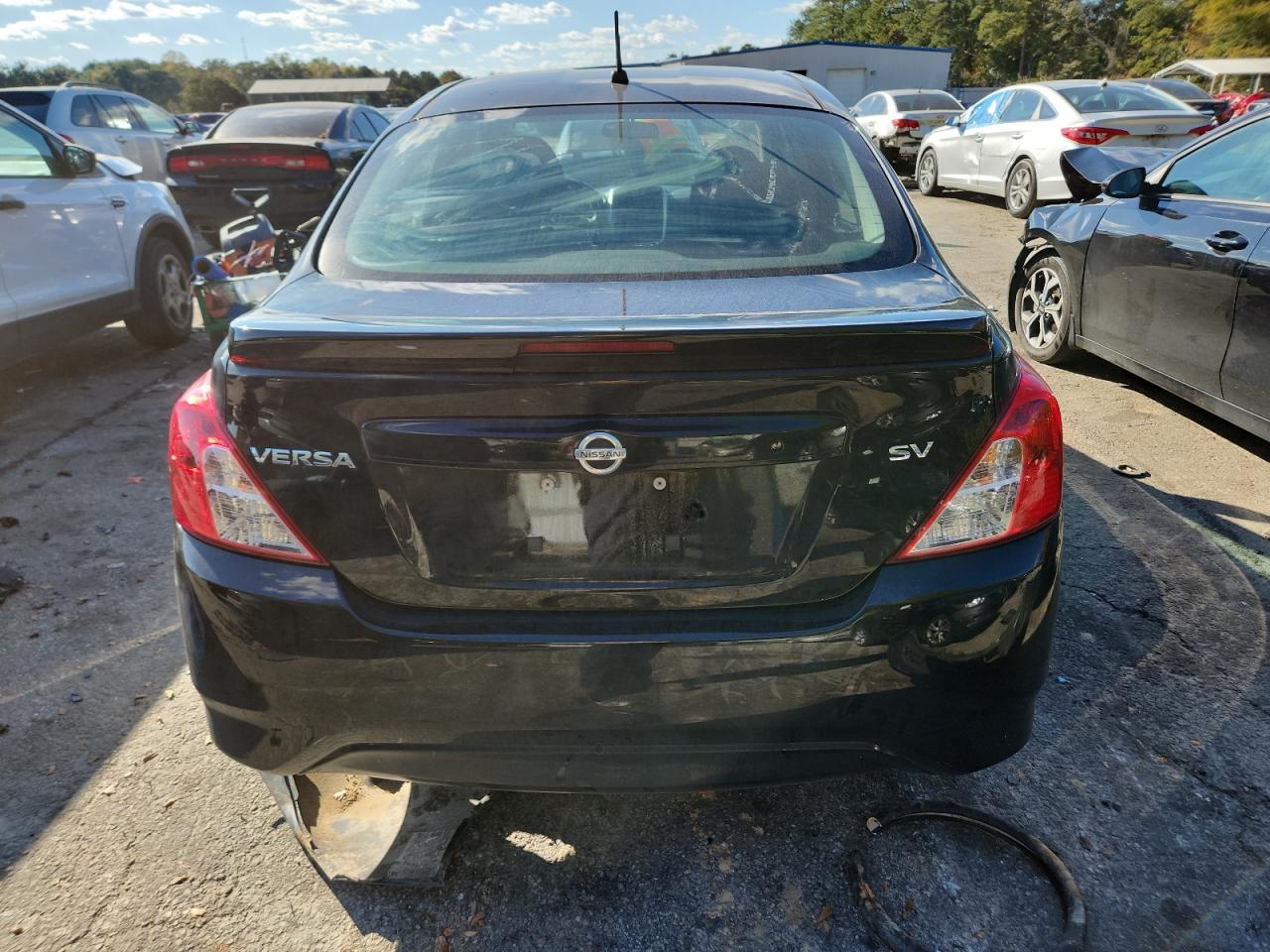 NISSAN VERSA S