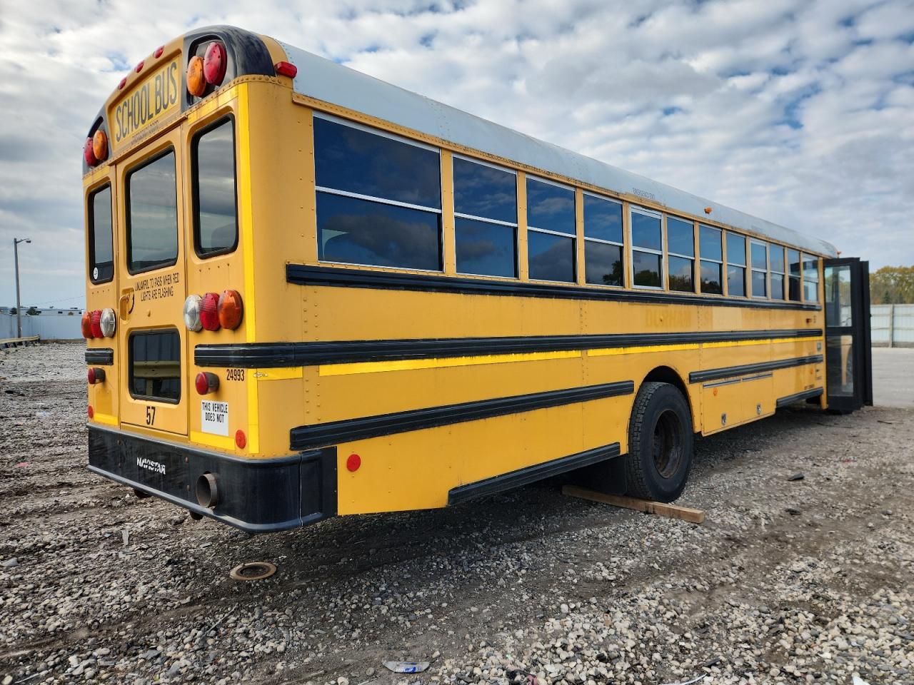 Lot #3285832950 2014 IC CORPORATION 3000 CE