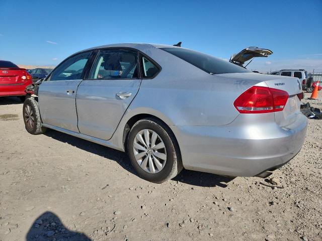 2015 VOLKSWAGEN PASSAT S - 1VWAT7A38FC050808