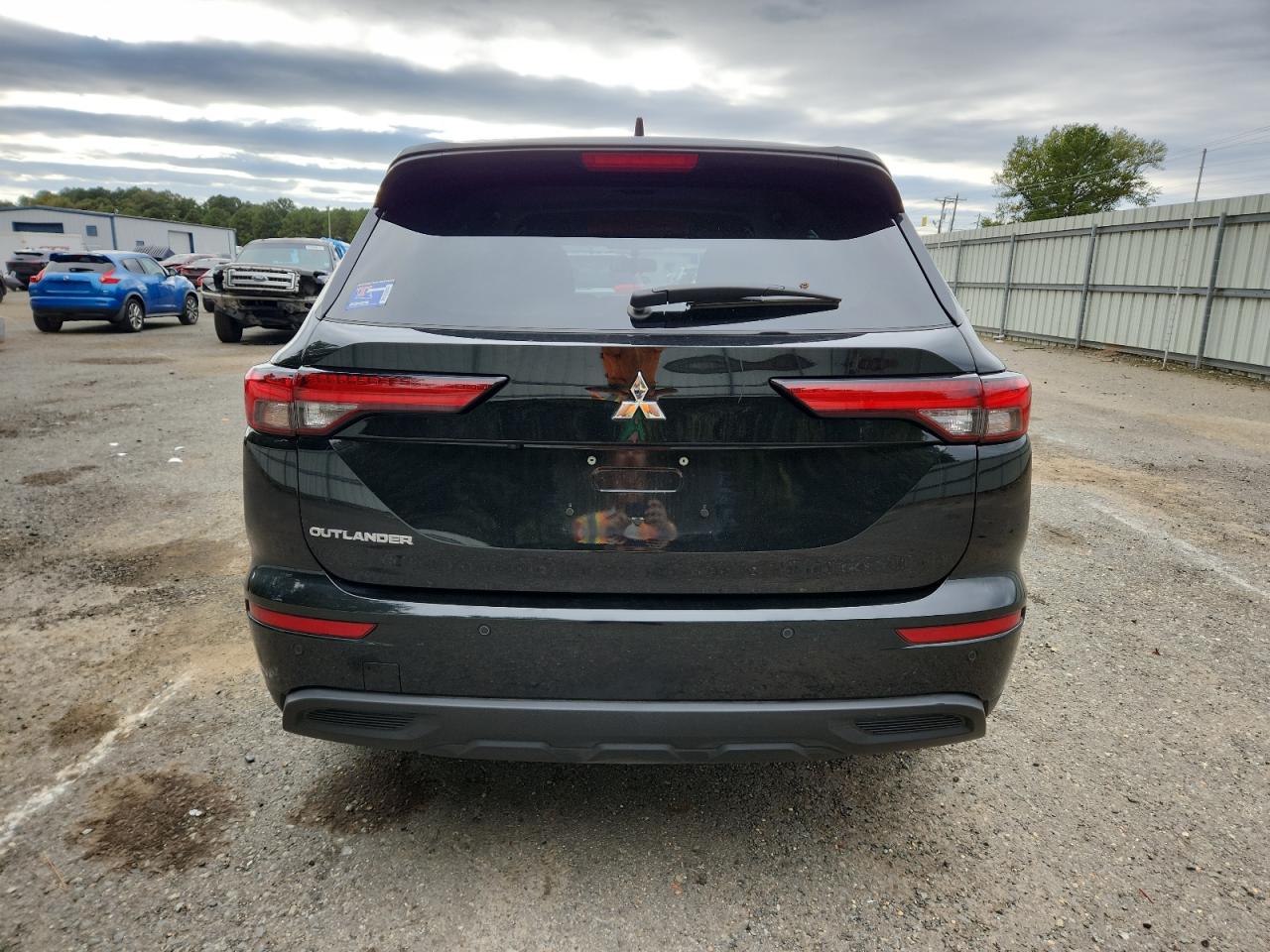 MITSUBISHI OUTLANDER ES