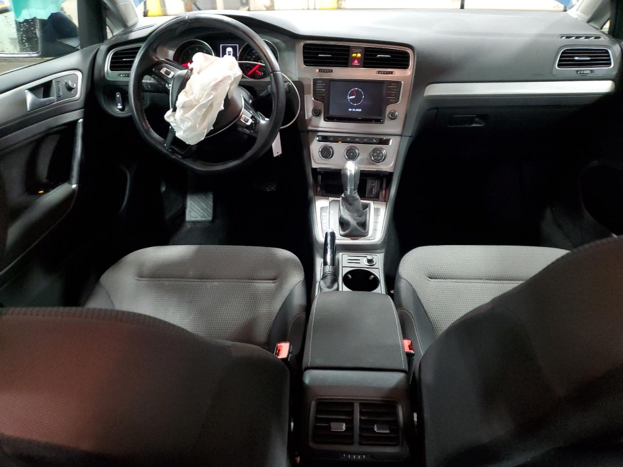 VOLKSWAGEN GOLF SPORTSVAN S