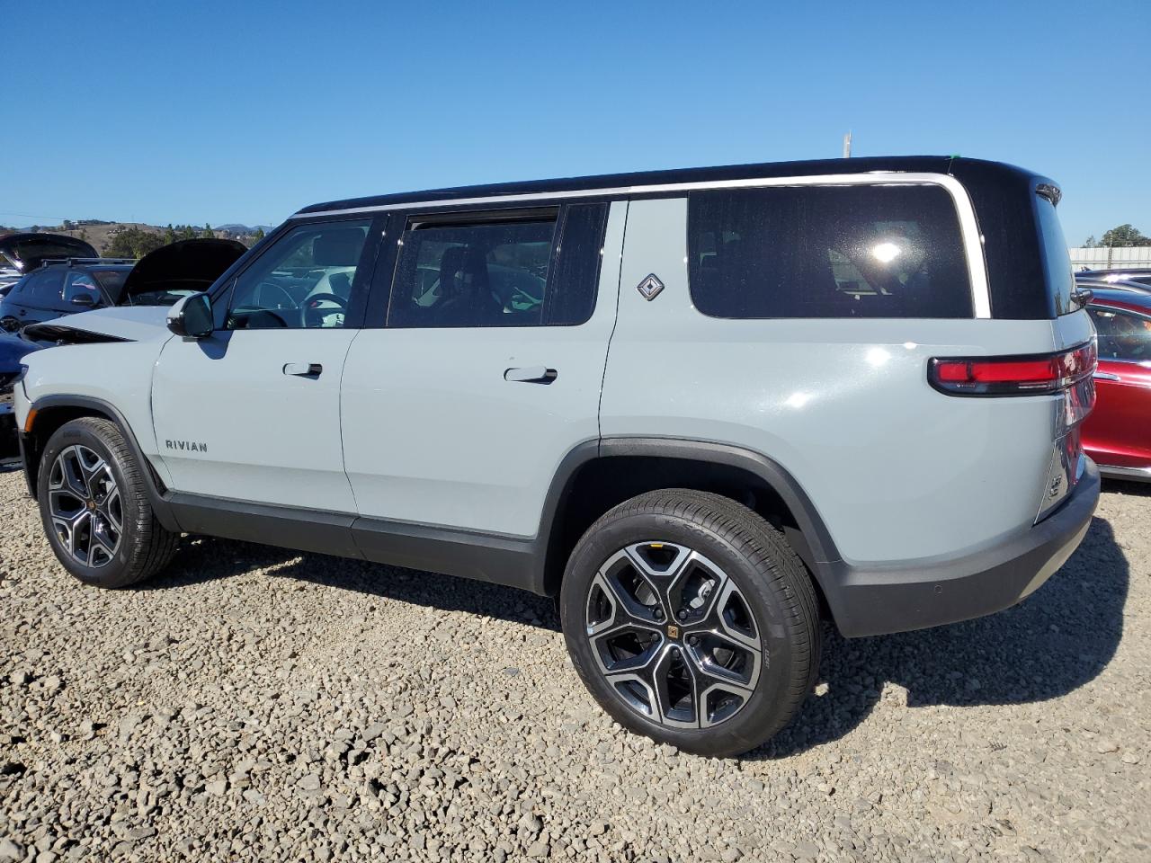 Lot #3317026074 2025 RIVIAN R1S ADVENT