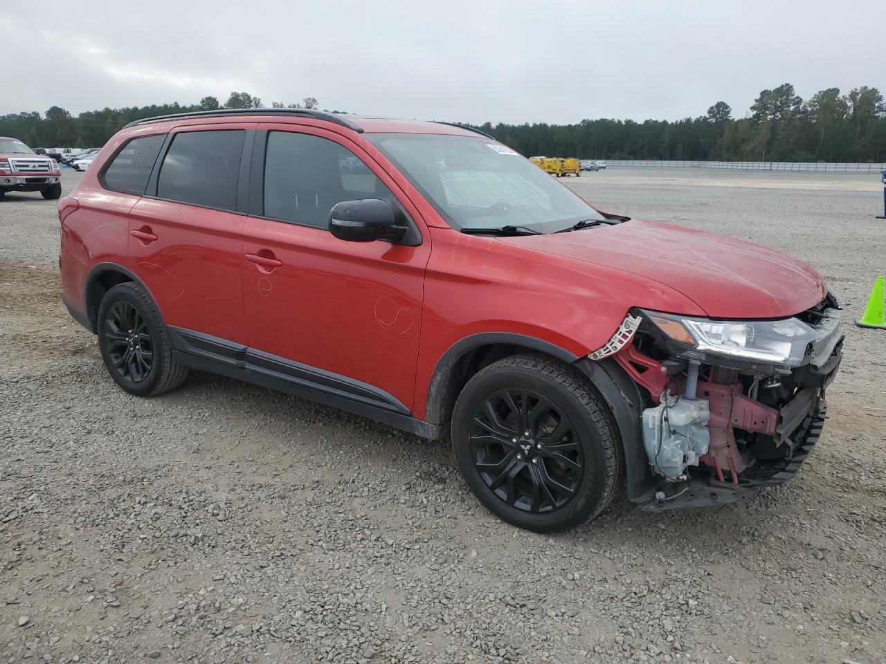 MITSUBISHI OUTLANDER SE