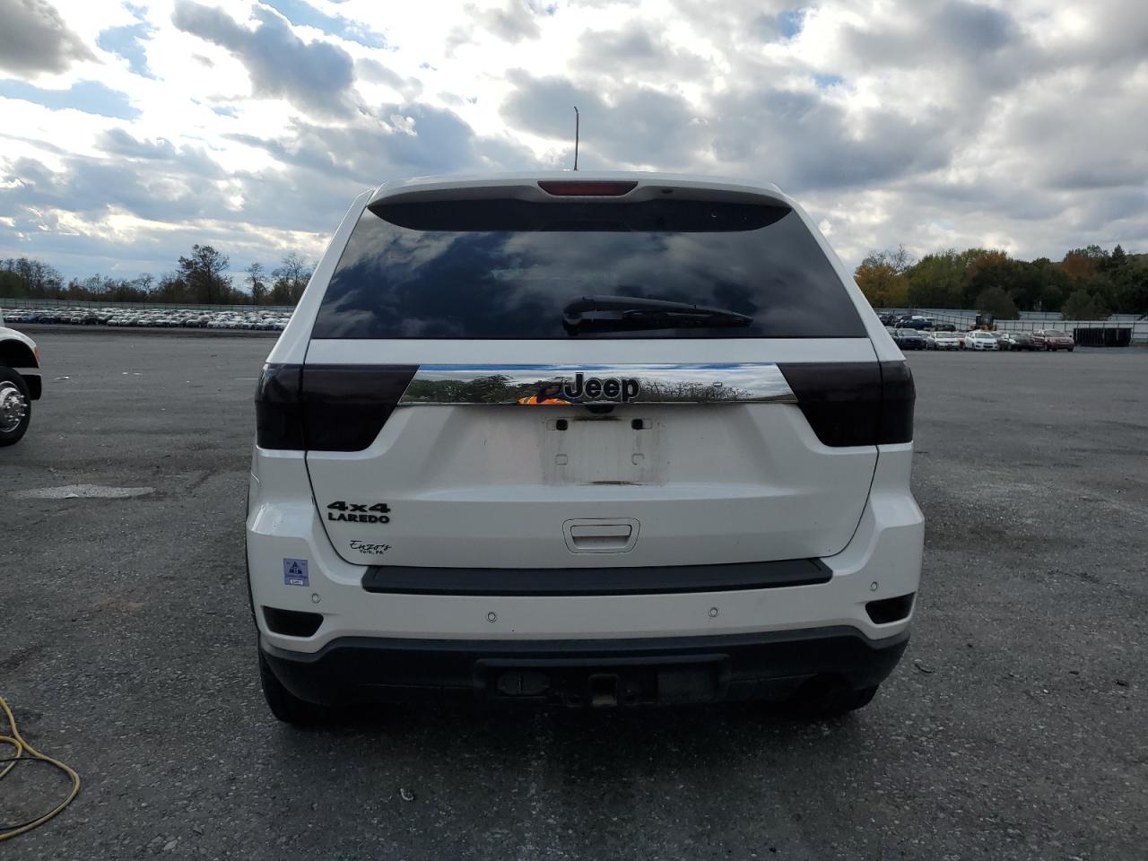 JEEP GRAND CHEROKEE LAREDO