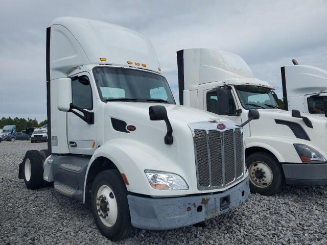 Global Auto Auctions: 2017 PETERBILT TRACTOR 579