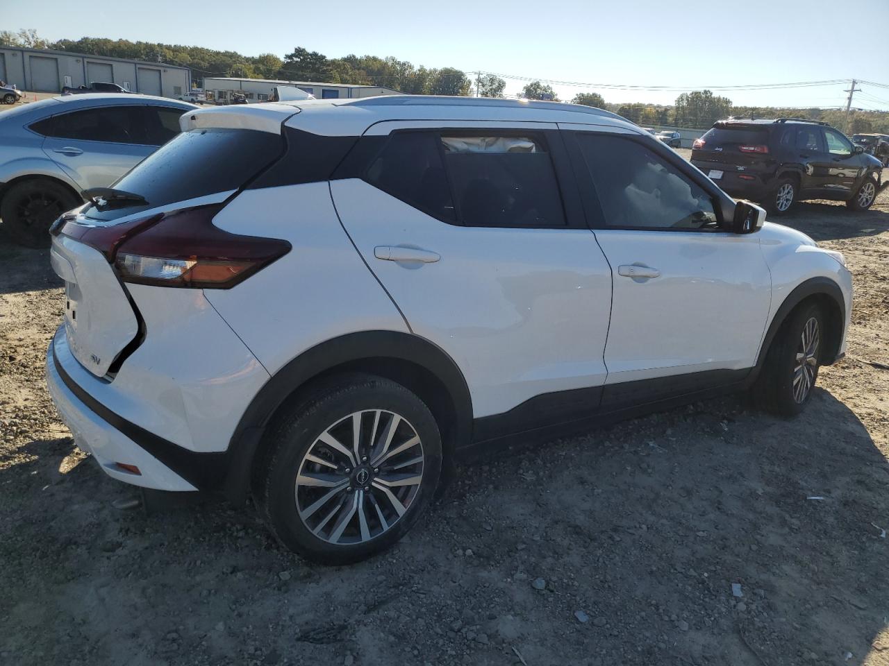 NISSAN KICKS SV