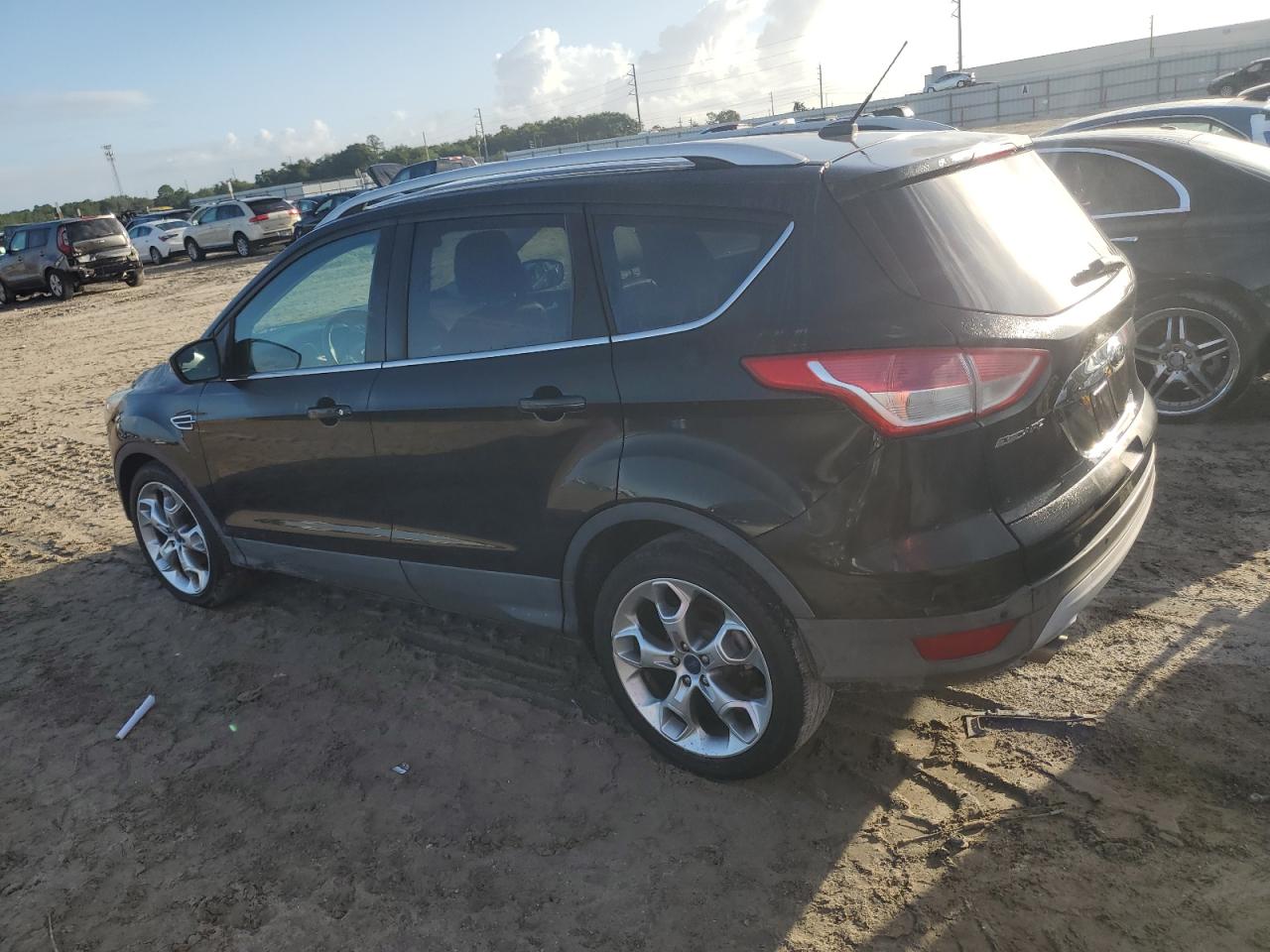 FORD ESCAPE TITANIUM