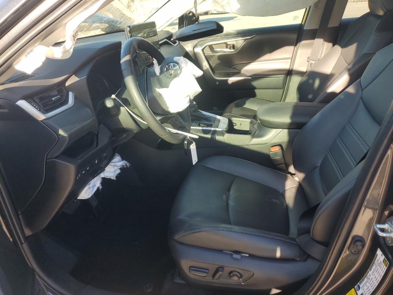 TOYOTA RAV4 XLE PREMIUM