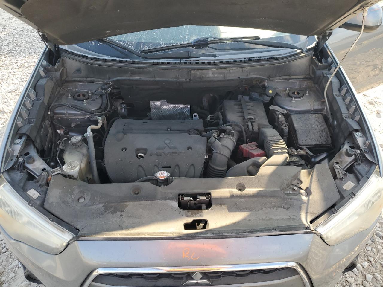 MITSUBISHI OUTLANDER ES