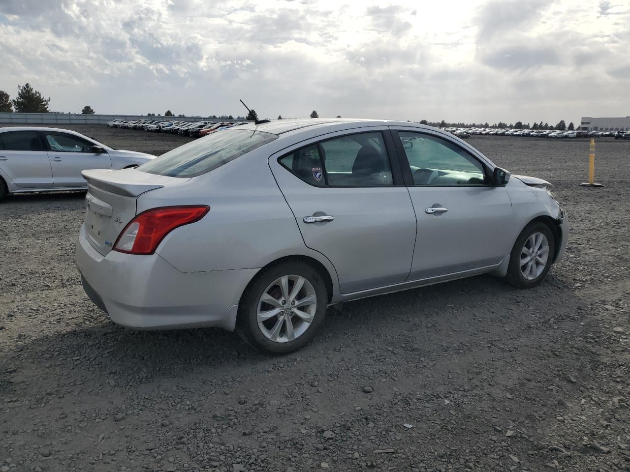 NISSAN VERSA S