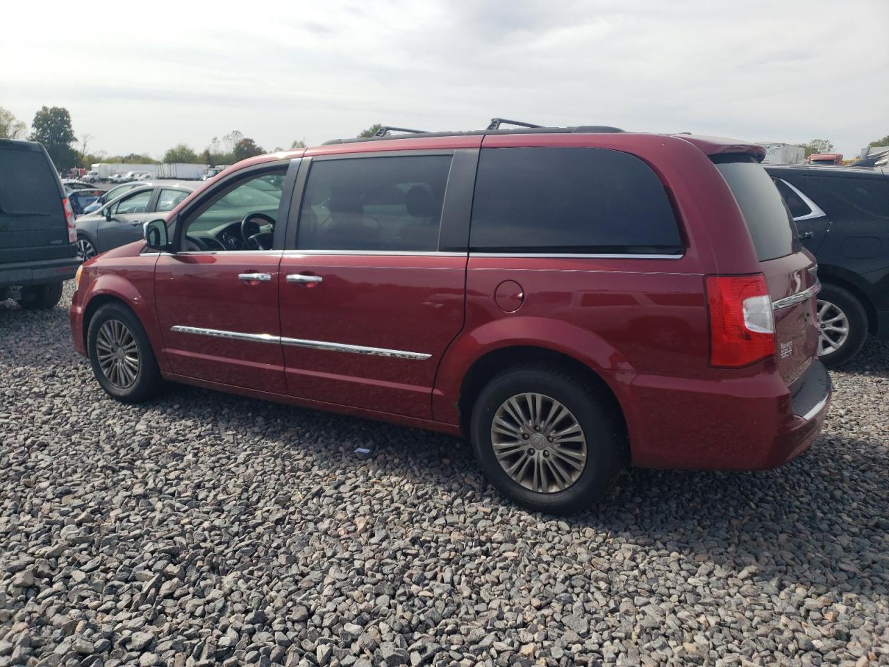 CHRYSLER TOWN & COUNTRY TOURING L