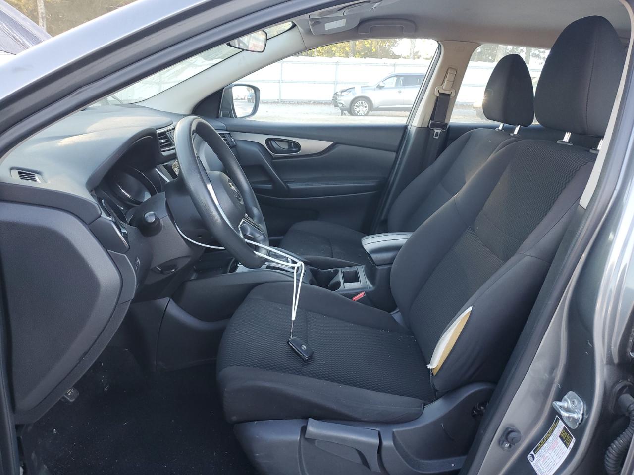 NISSAN ROGUE SPORT S