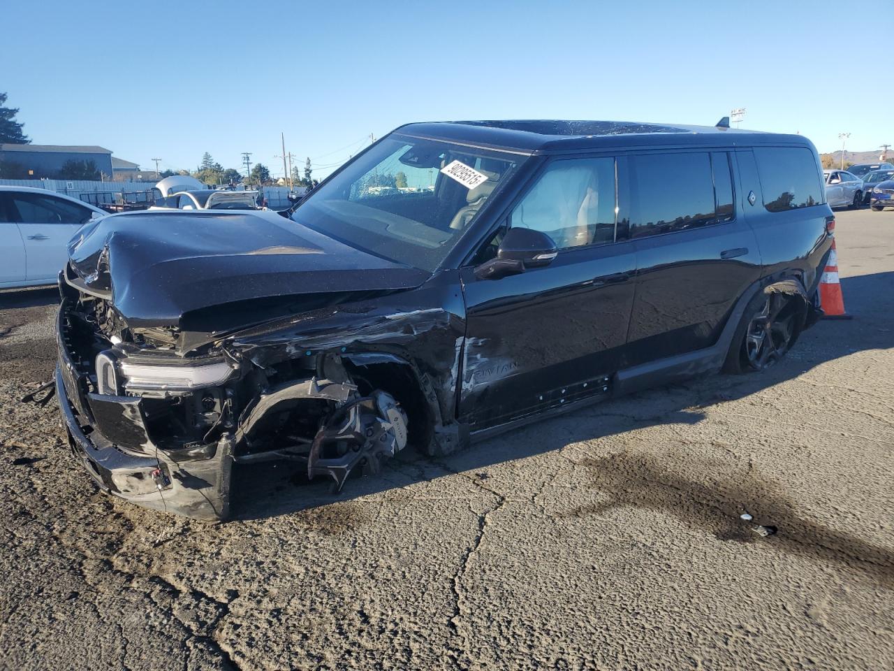 Lot #3302030132 2025 RIVIAN R1S ADVENT