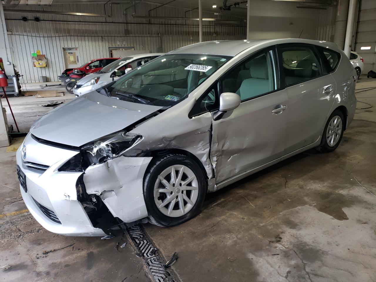 TOYOTA PRIUS V
