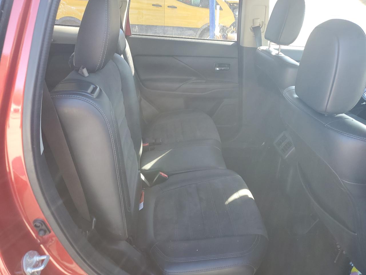 MITSUBISHI OUTLANDER SE