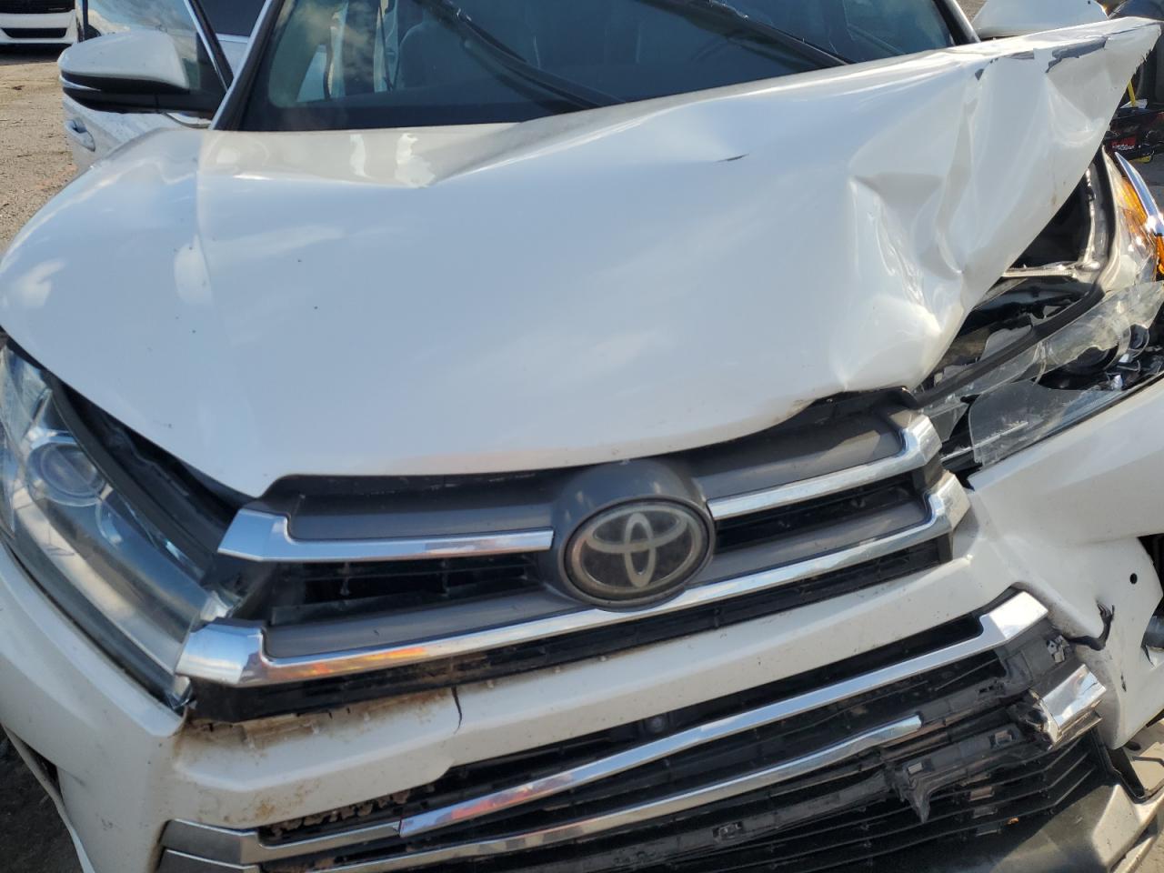 TOYOTA HIGHLANDER LIMITED