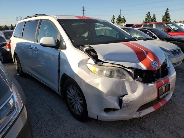 2015 TOYOTA SIENNA XLE 5TDYK3DC4FS550567