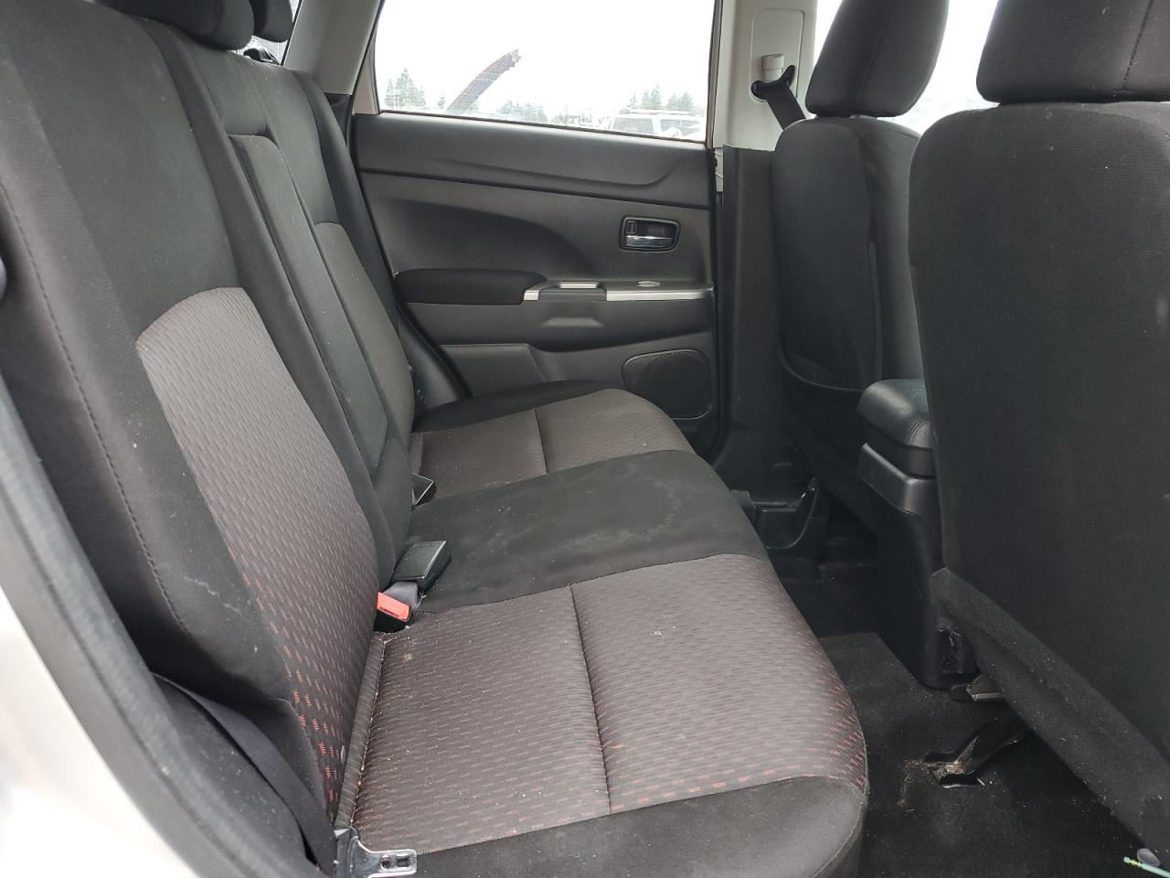 MITSUBISHI OUTLANDER ES