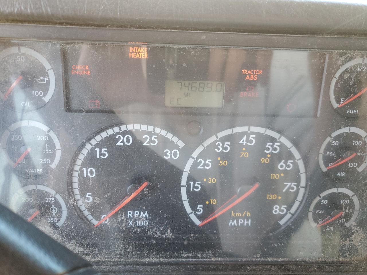 Lot #3276985299 2005 FREIGHTLINER SAF-T-LINER C2