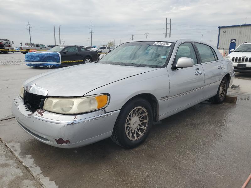 LINCOLN TOWN CAR S