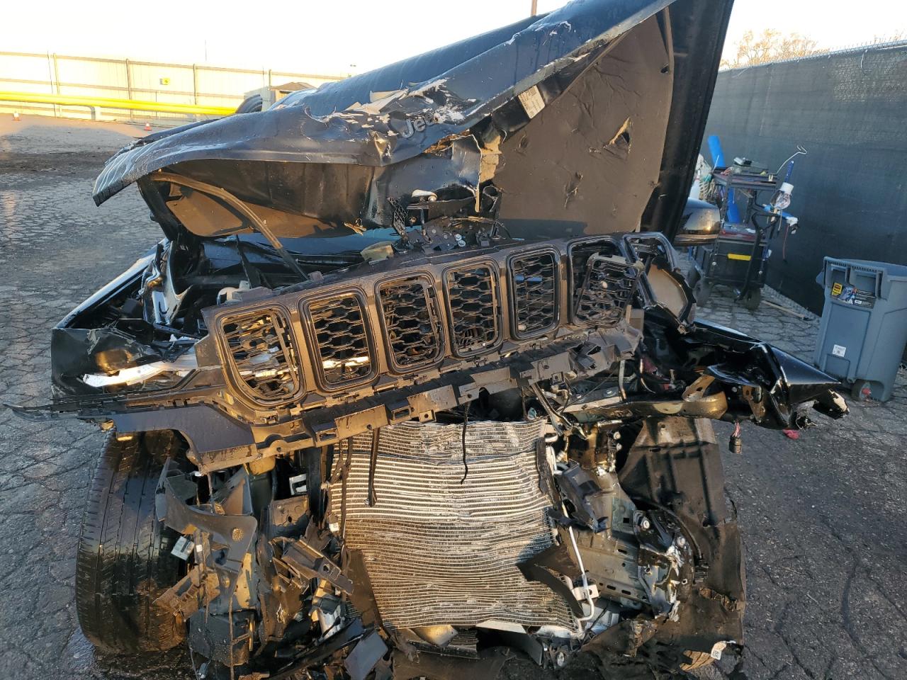 JEEP GRAND CHEROKEE LAREDO