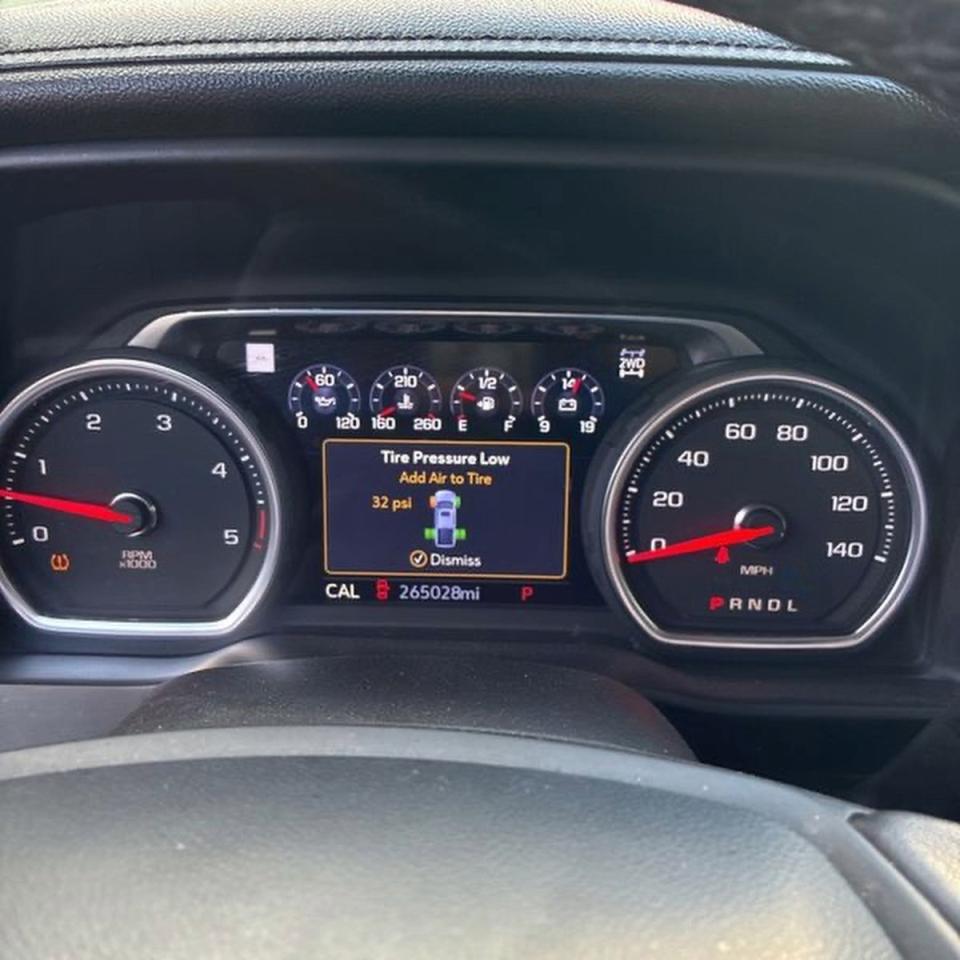 CHEVROLET SILVERADO K3500 HIGH COUNTRY