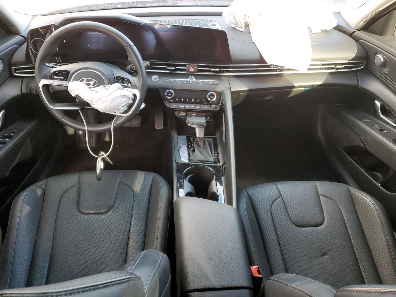 HYUNDAI ELANTRA LUXURY