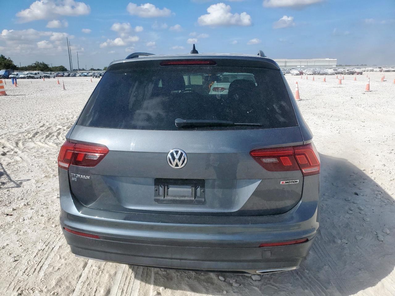 VOLKSWAGEN TIGUAN SE