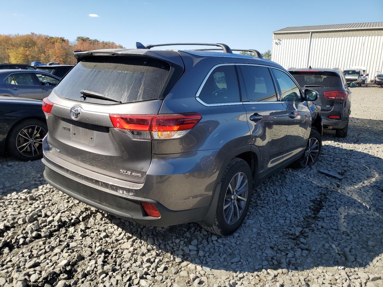 Lot #3310396957 2019 TOYOTA HIGHLANDER