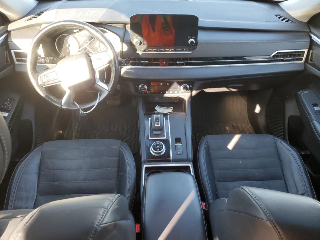 MITSUBISHI OUTLANDER SE