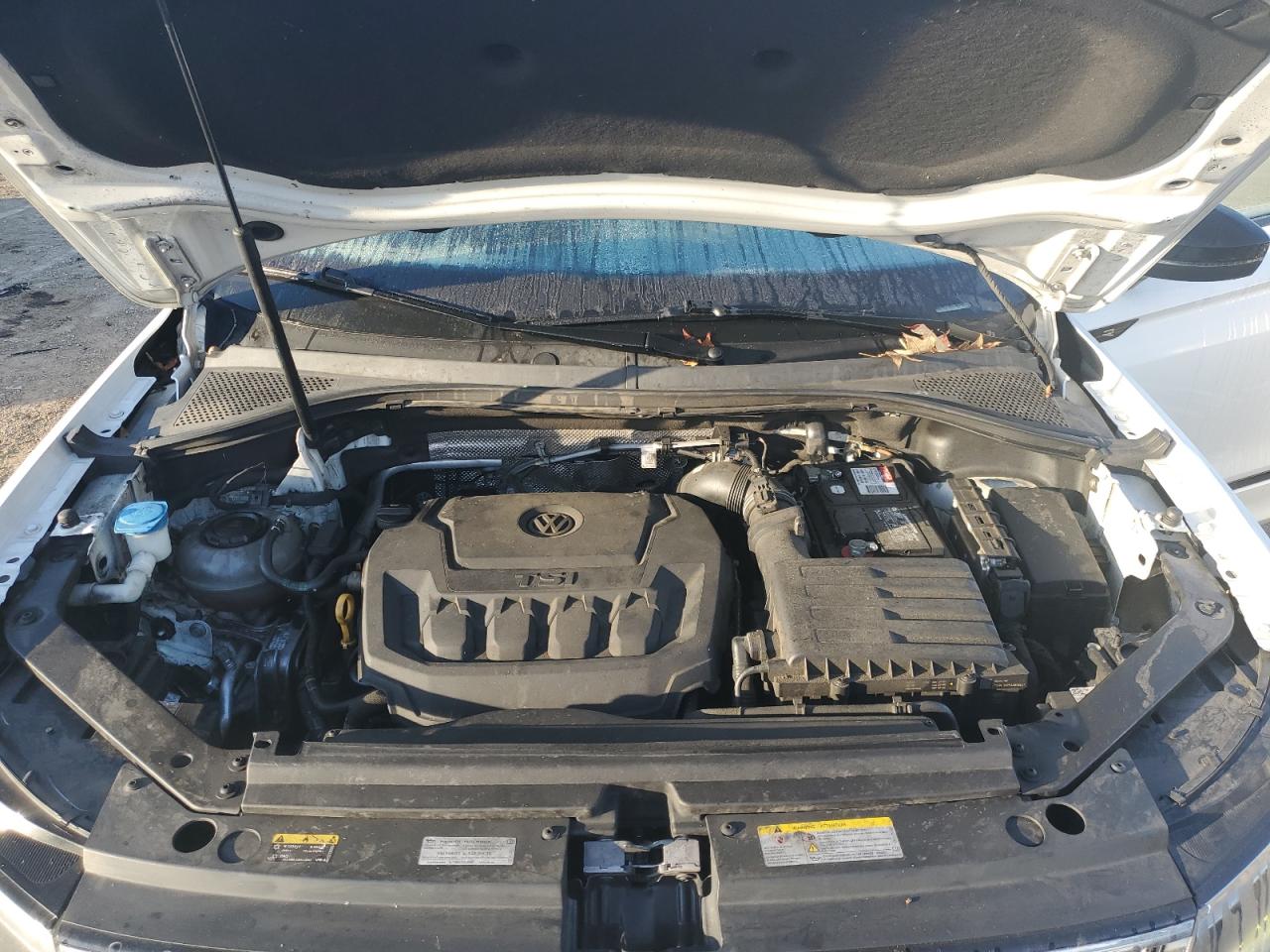 VOLKSWAGEN TIGUAN SE R-LINE BLACK