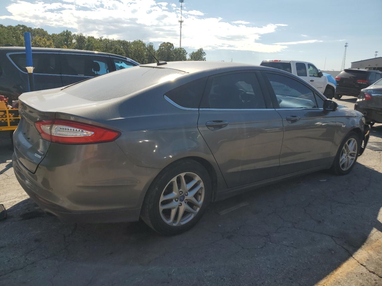 FORD FUSION SE