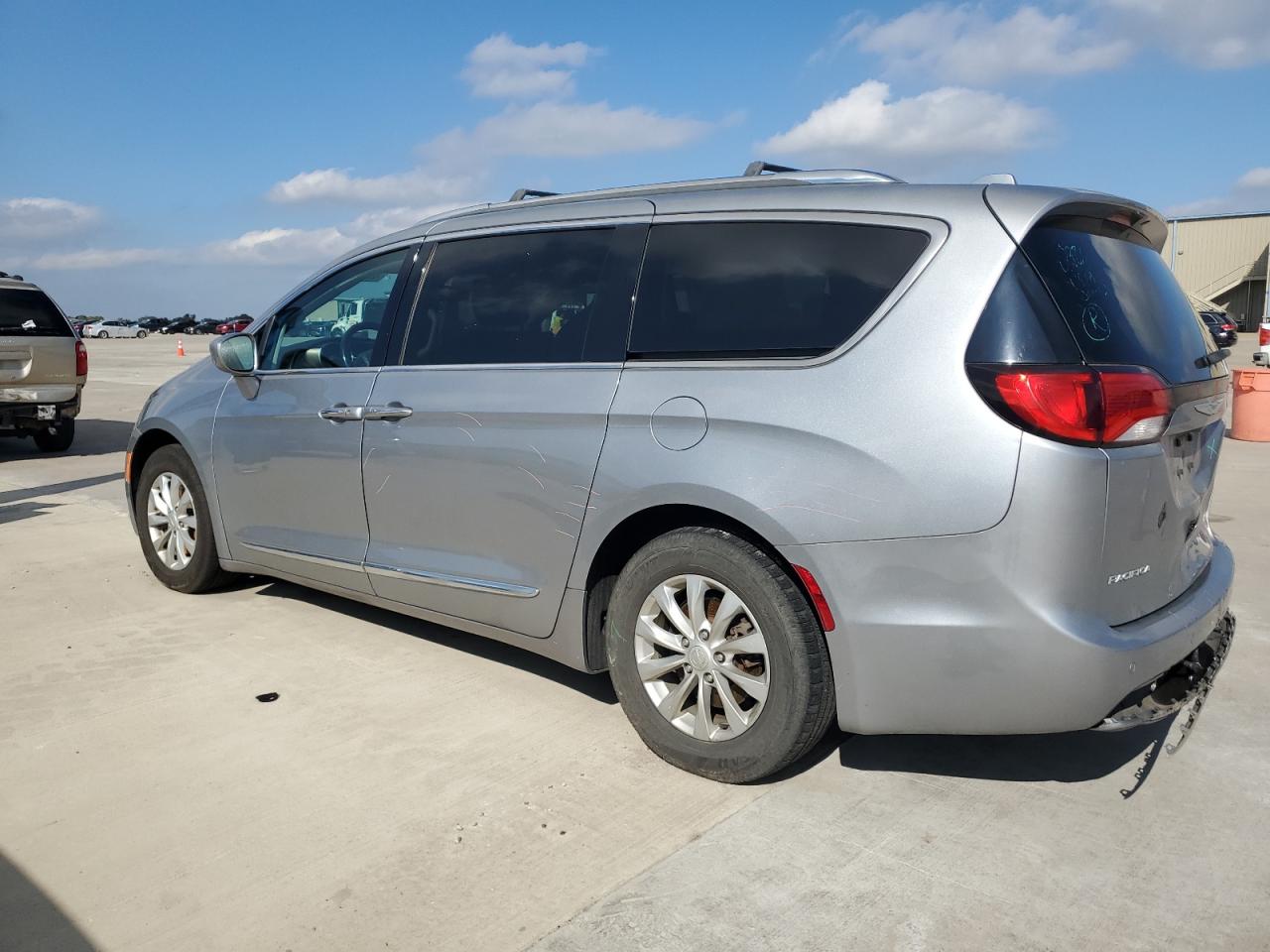 CHRYSLER PACIFICA TOURING L