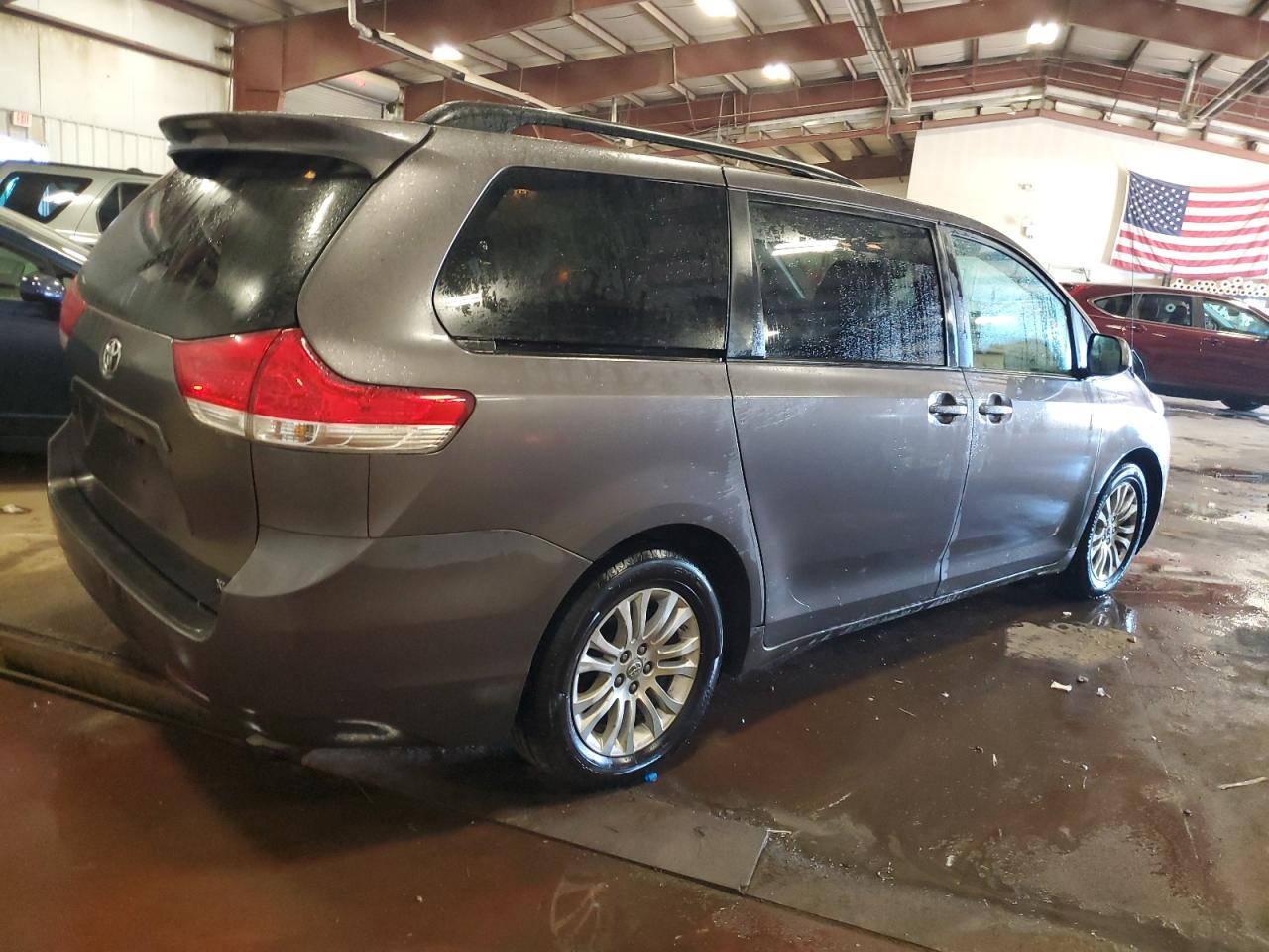 TOYOTA SIENNA XLE